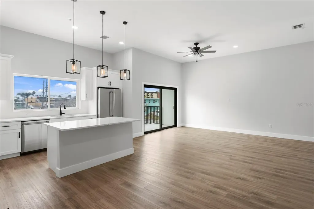 11605 1st Street E Treasure Island FL 33706