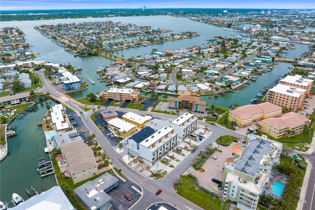 11605 1st Street E Treasure Island FL 33706