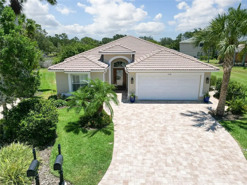 5120 Glade Fern Court Sarasota FL 34238