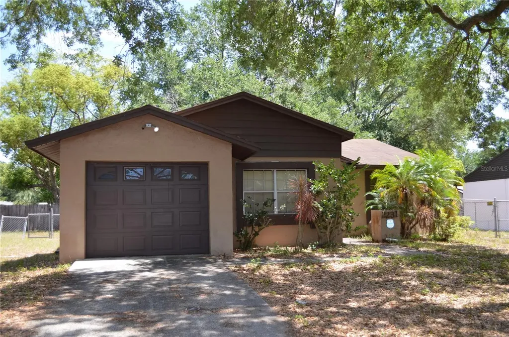 2237 Crystal Grove Lane Lakeland FL 33801