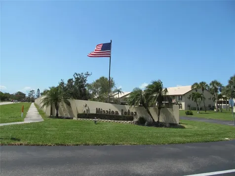 310 Mission Trail N Venice FL 34285