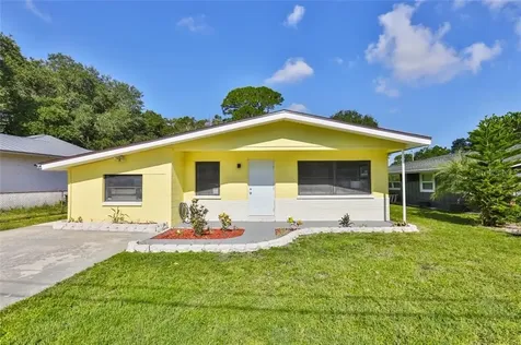 5582 Atlantic Avenue N St Petersburg FL 33703
