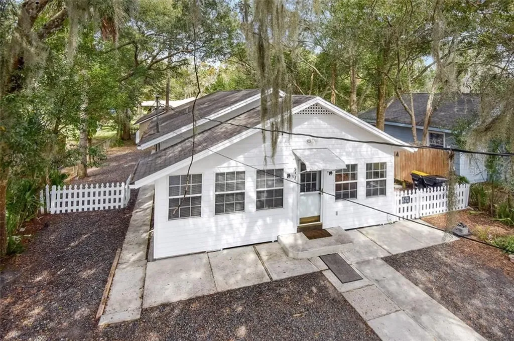 533 E French Avenue Orange City FL 32763
