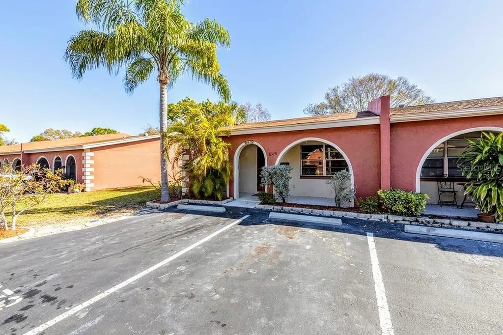 6379 Bonnie Bay Circle N Pinellas Park FL 33781