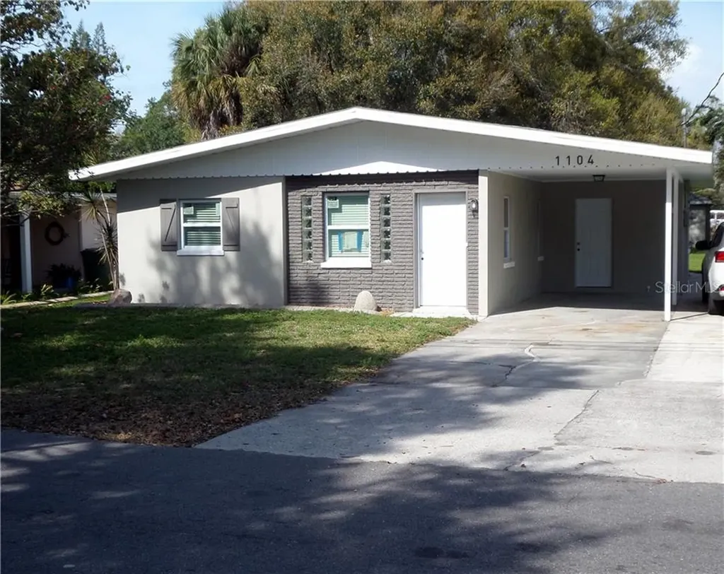 1104 26th Avenue W Bradenton FL 34205