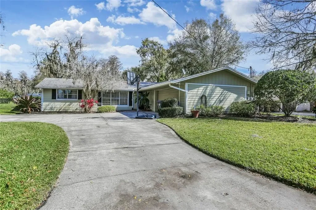 516 2nd Avenue SW Lutz FL 33548
