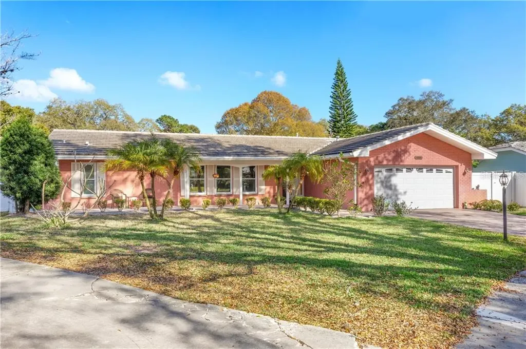1001 Grovewood Court Clearwater FL 33764