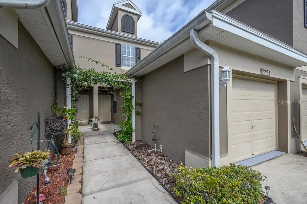 5327 60th Avenue N St Petersburg FL 33709