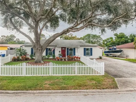 4135 Beach Drive SE St Petersburg FL 33705