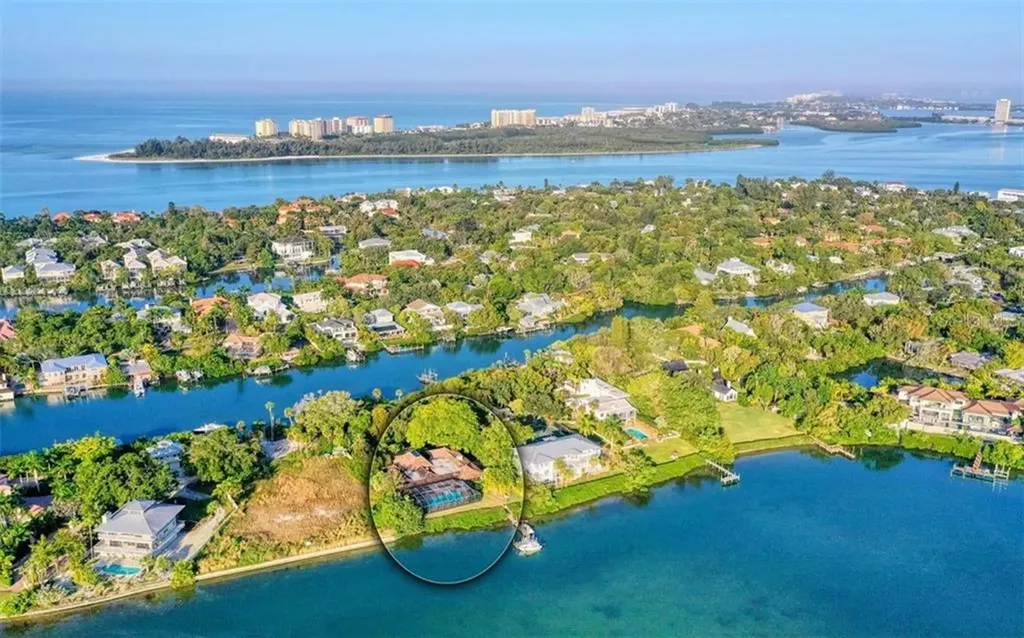 4001 Flamingo Avenue Sarasota FL 34242