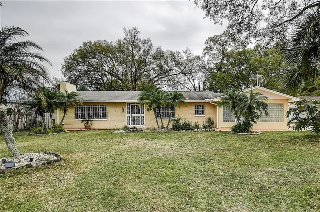 8315 N Gomez Avenue Tampa FL 33614