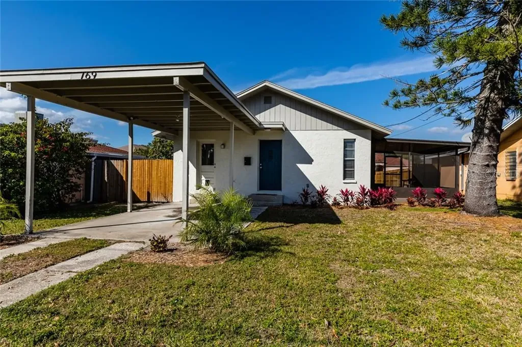 769 91st Avenue N St Petersburg FL 33702