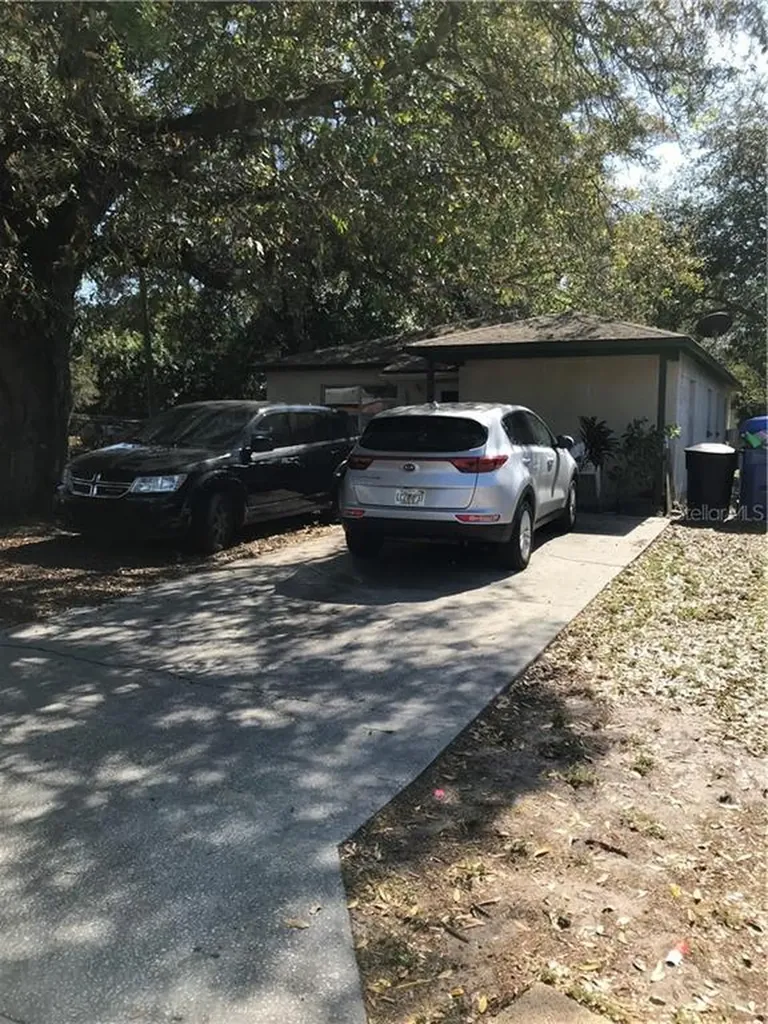 3718 9th Avenue S St Petersburg FL 33711