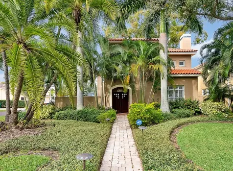 3921 W San Luis Street Tampa FL 33629