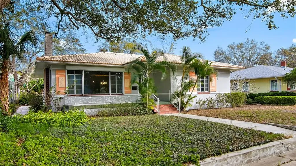 117 17th Avenue N St Petersburg FL 33704