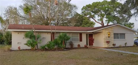 3941 Pin Oaks Street Sarasota FL 34232