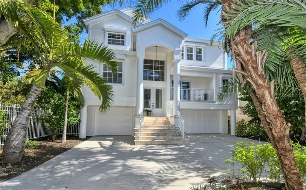 56 Island Circle Sarasota FL 34242