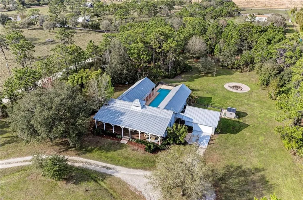 7011 237th Street E Myakka City FL 34251