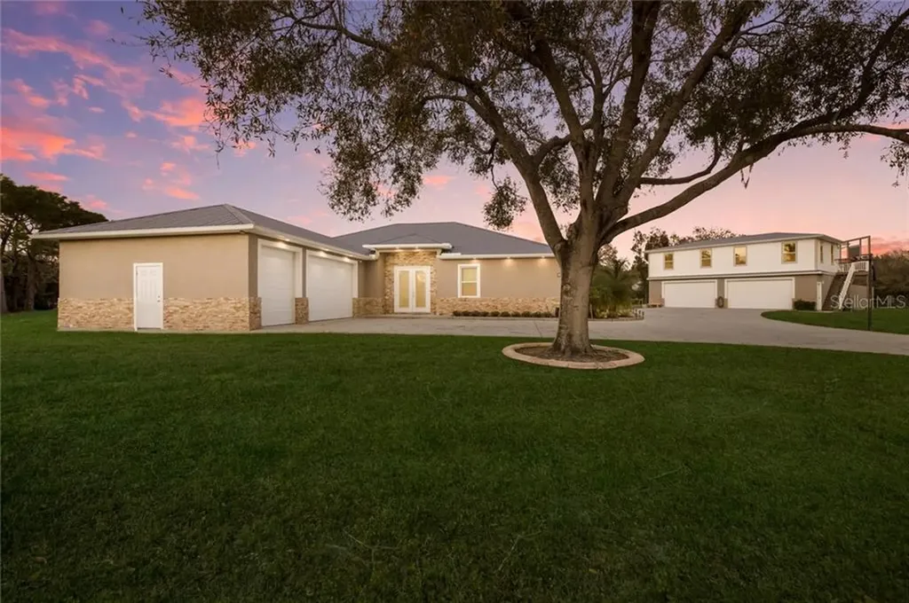 2807 59th Street Sarasota FL 34243