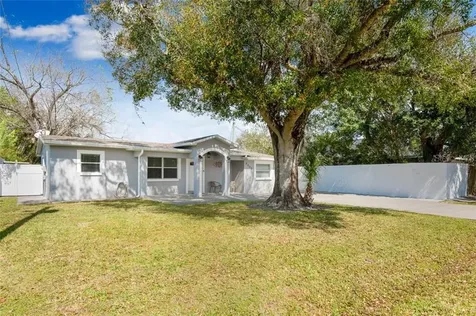 8805 W Cluster Avenue Tampa FL 33615