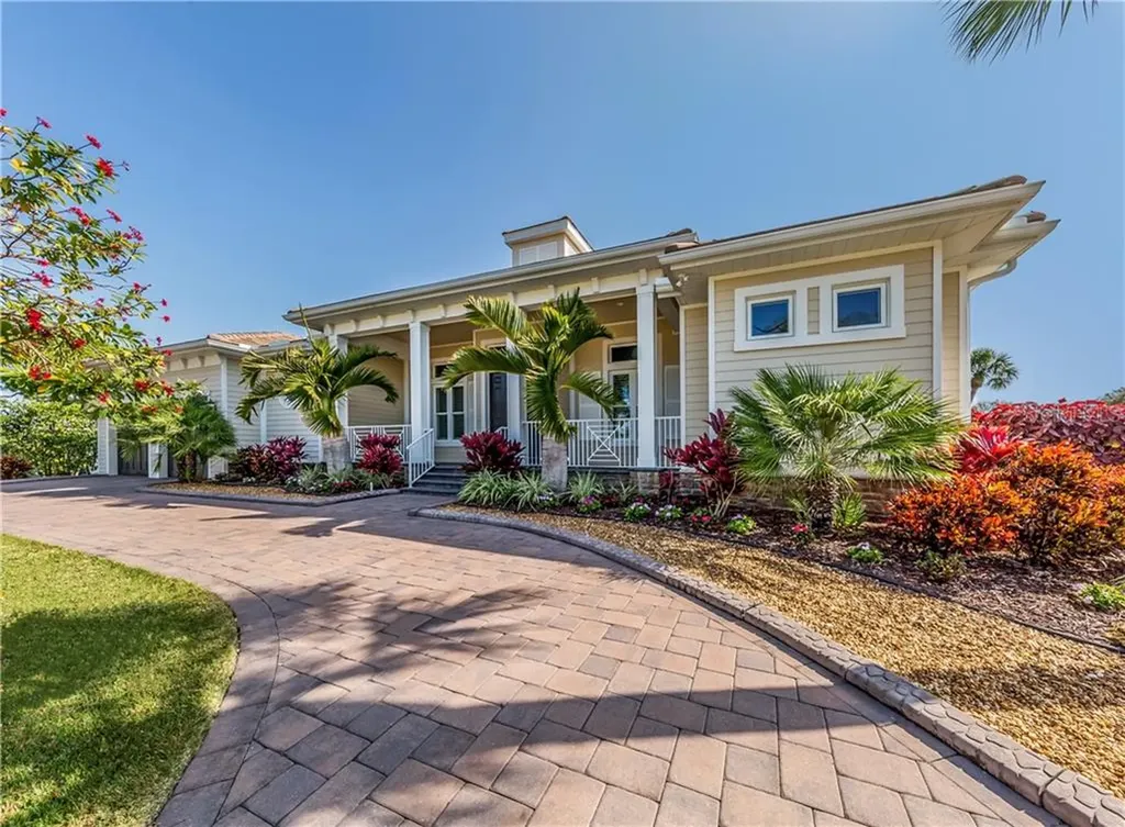 5447 Azure Way Sarasota FL 34242
