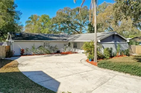 7002 Applewood Court Tampa FL 33615