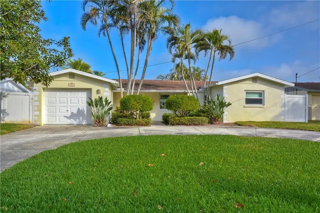 127 92nd Avenue NE St Petersburg FL 33702