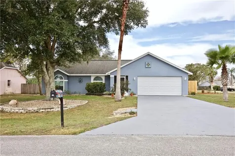 221 Bentley Oaks Boulevard Davenport FL 33896