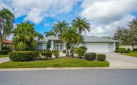 5421 Country Lakes Lane Sarasota FL 34243
