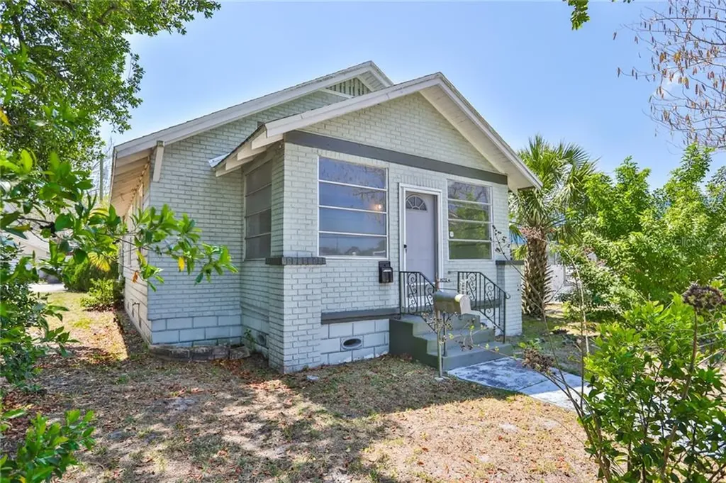 2724 9th Avenue N St Petersburg FL 33713