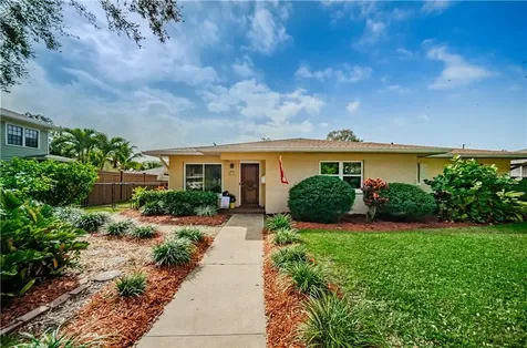 6244 4th Avenue N St Petersburg FL 33710