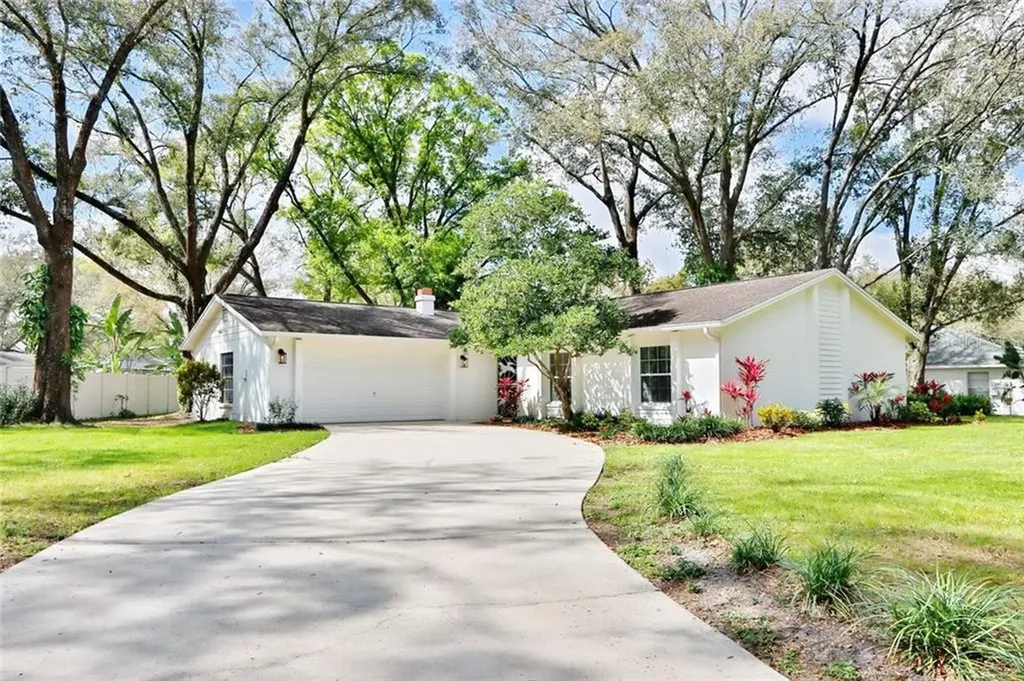 15604 Almondwood Drive Tampa FL 33613