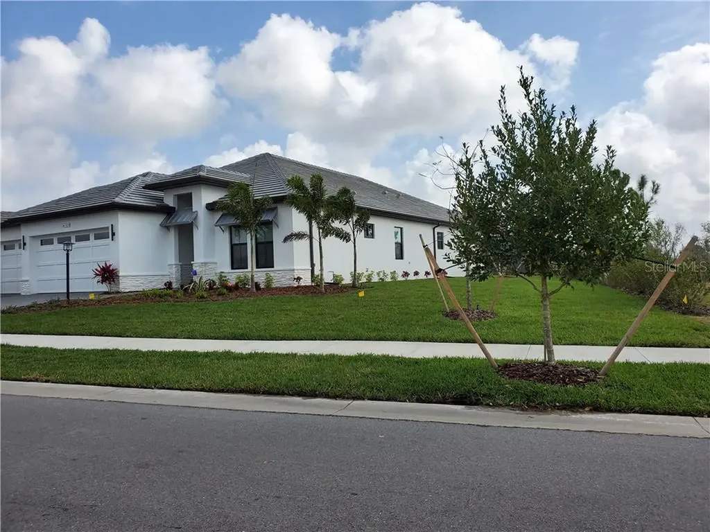 8229 Grande Shores Drive Sarasota FL 34240