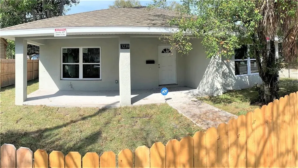 3239 18th Avenue S St Petersburg FL 33712