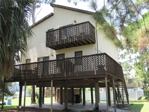 6420 Pine Street NE St Petersburg FL 33702