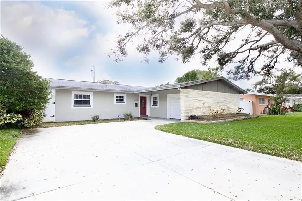 6730 11th Avenue N St Petersburg FL 33710