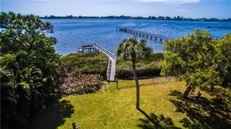 1079 Bayshore Drive Englewood FL 34223