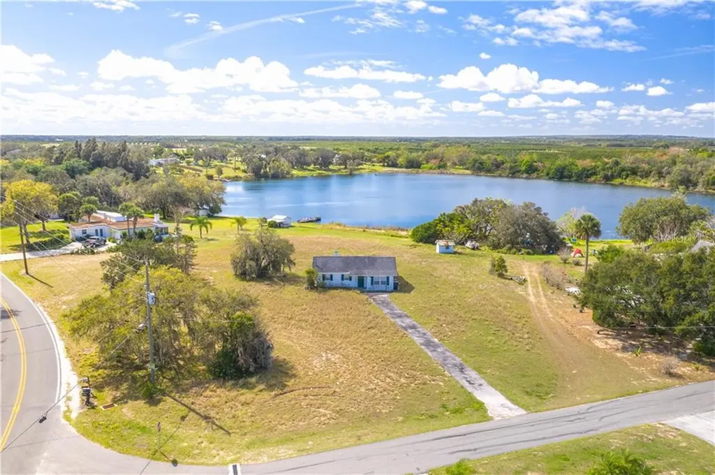 7400 Wisteria Lane Lake Wales FL 33898