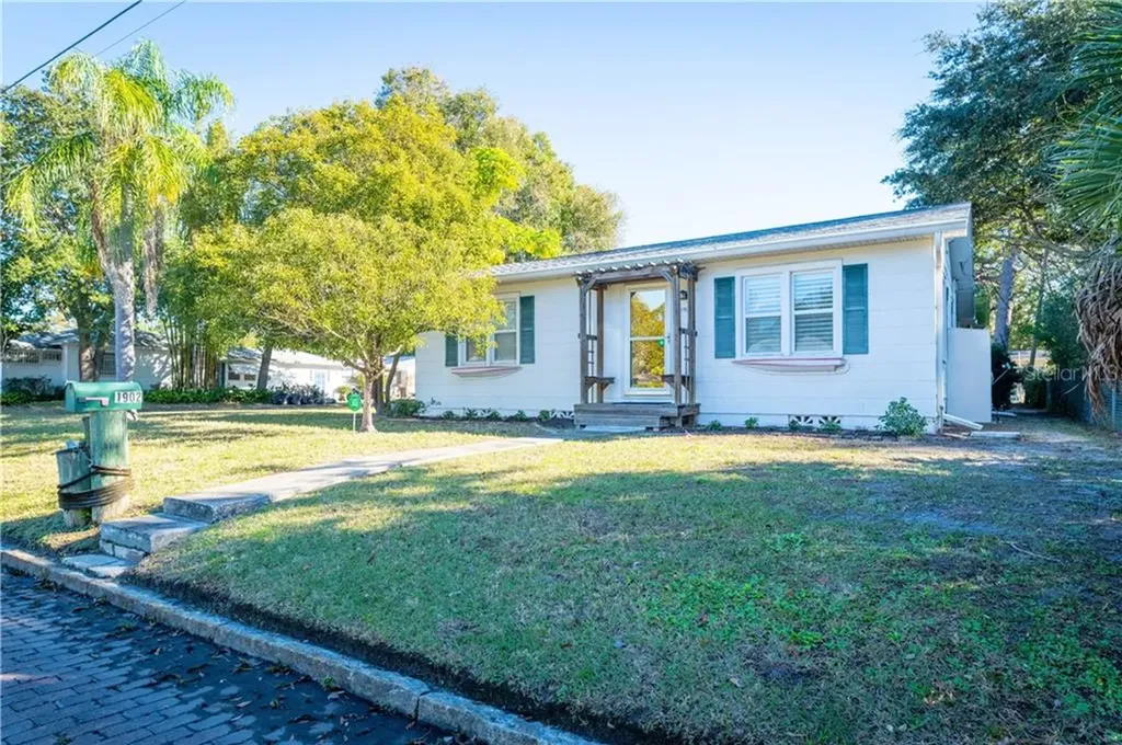 1902 56th Street S Gulfport FL 33707