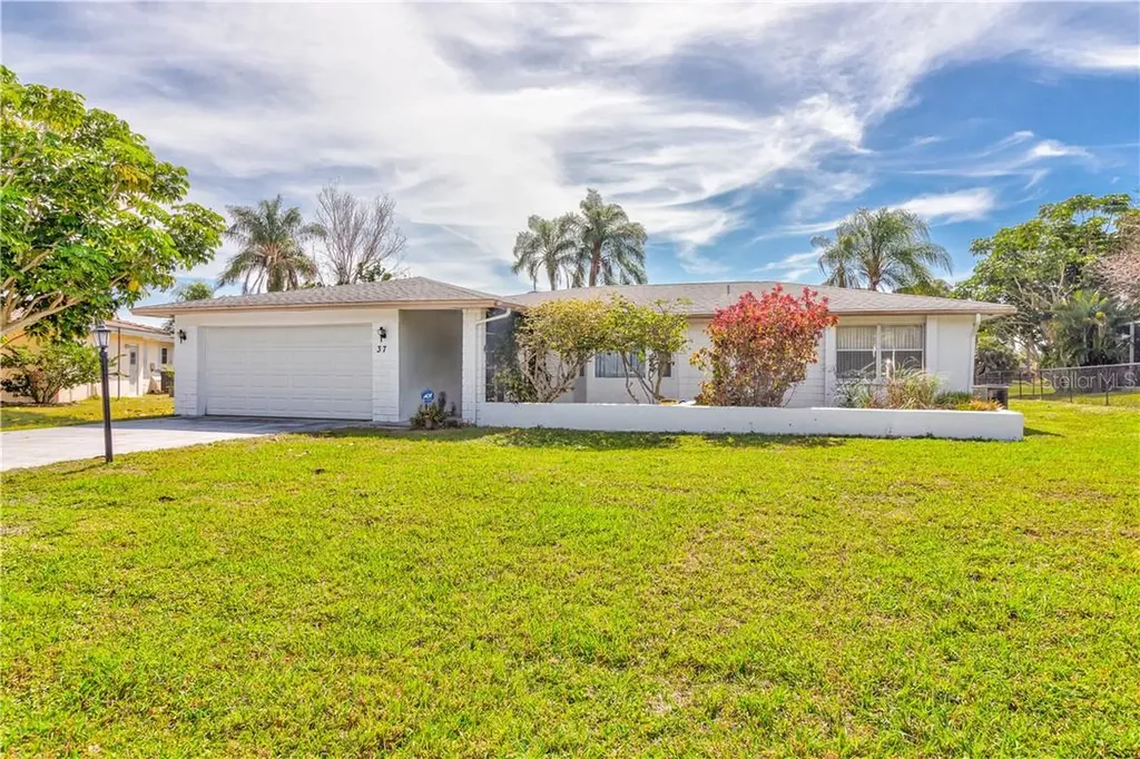 37 Oakland Hills Place Rotonda West FL 33947