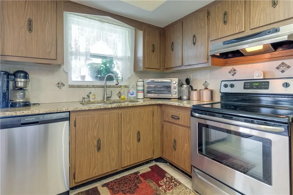 37 Oakland Hills Place Rotonda West FL 33947