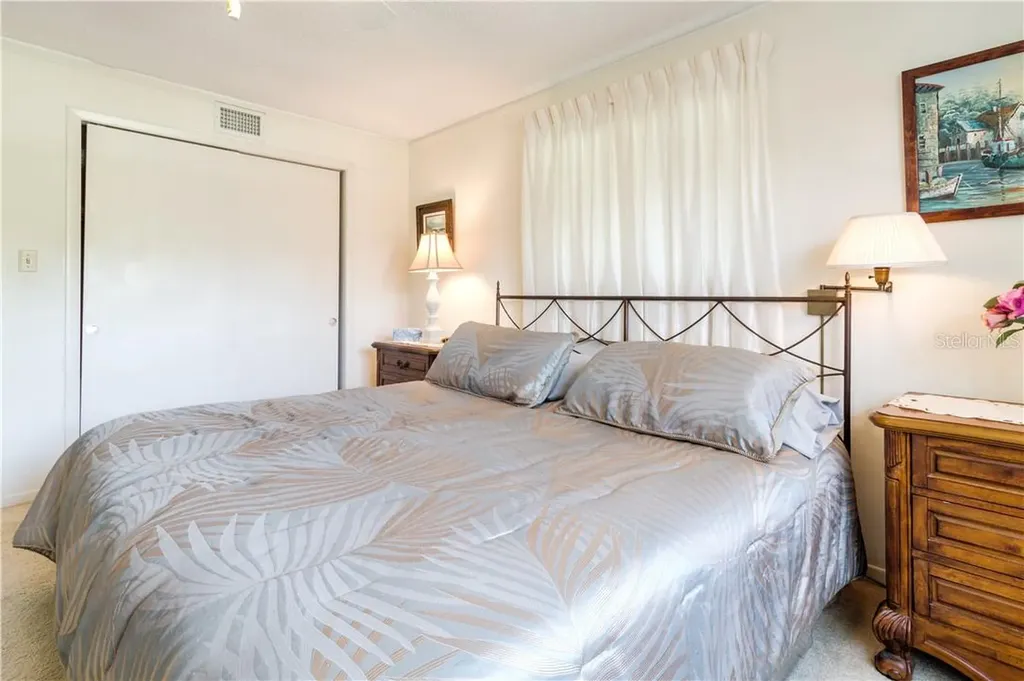37 Oakland Hills Place Rotonda West FL 33947