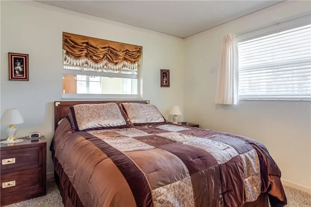 37 Oakland Hills Place Rotonda West FL 33947
