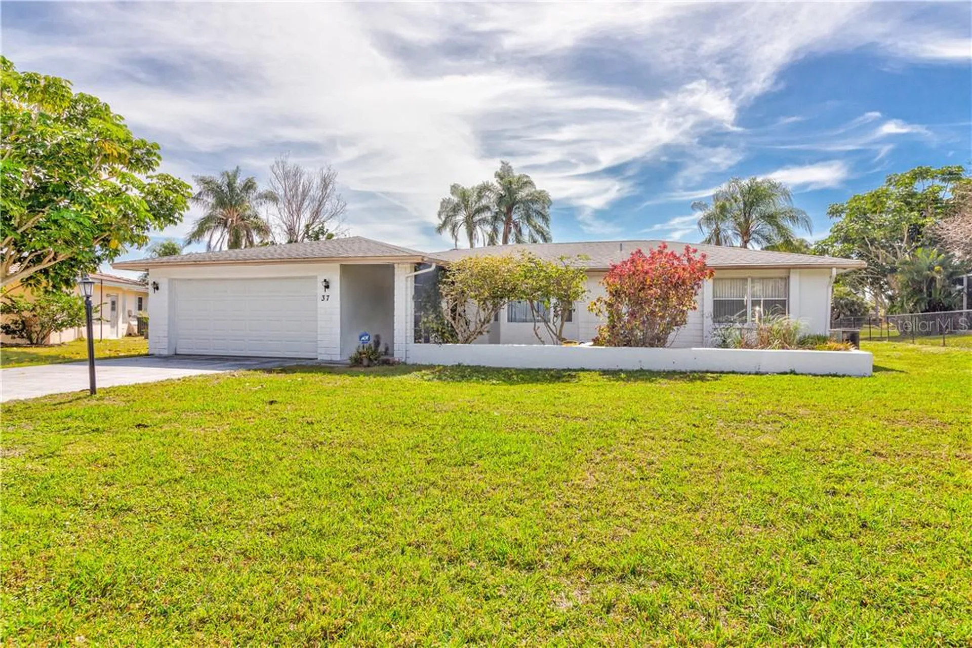 37 Oakland Hills Place Rotonda West FL 33947