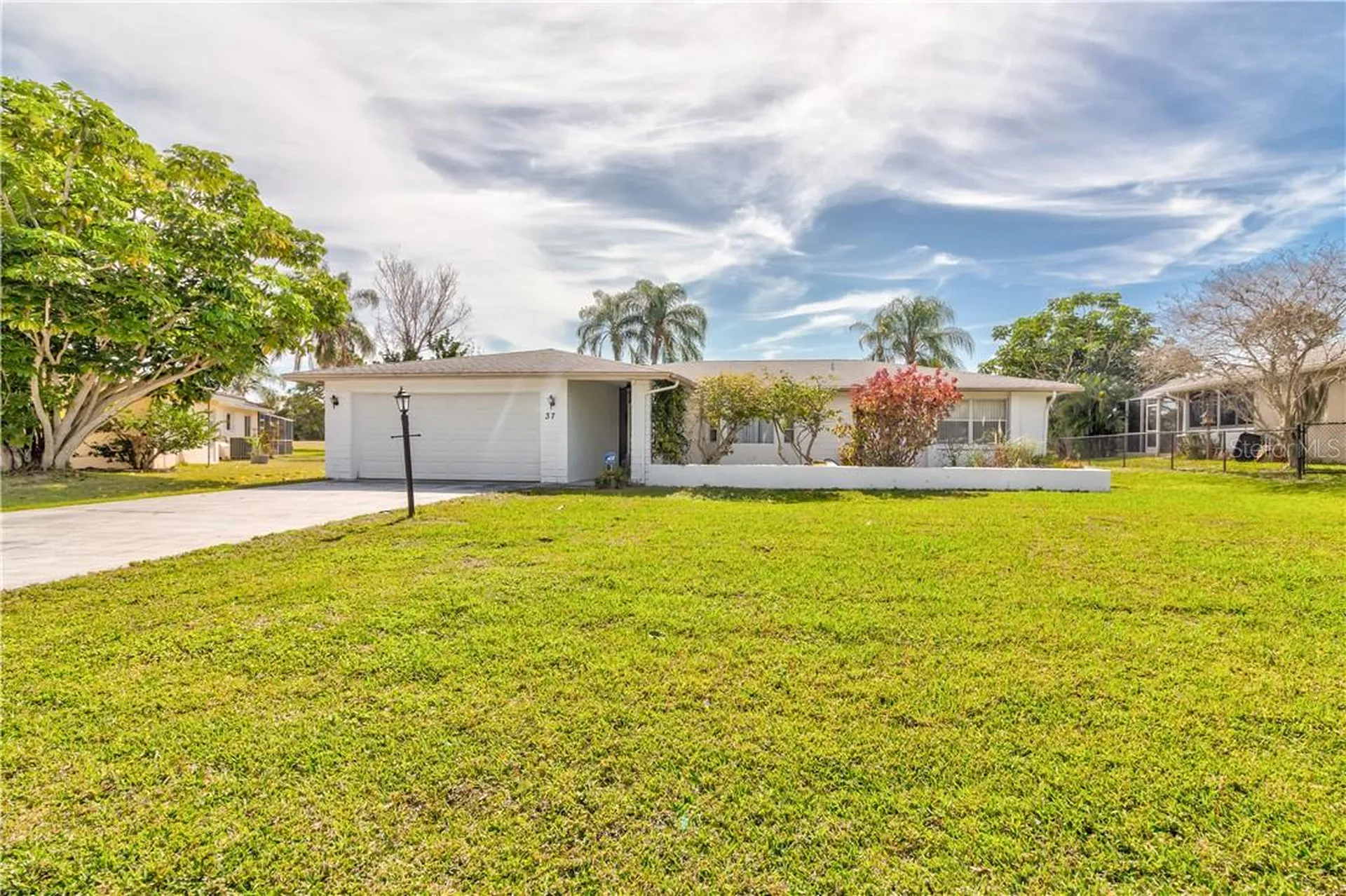 37 Oakland Hills Place Rotonda West FL 33947