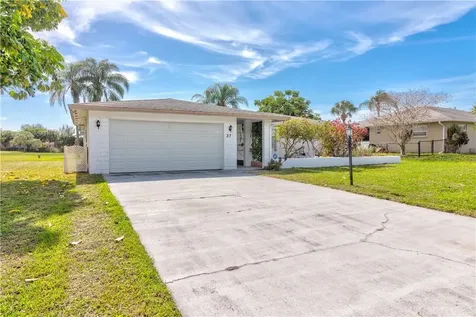 37 Oakland Hills Place Rotonda West FL 33947