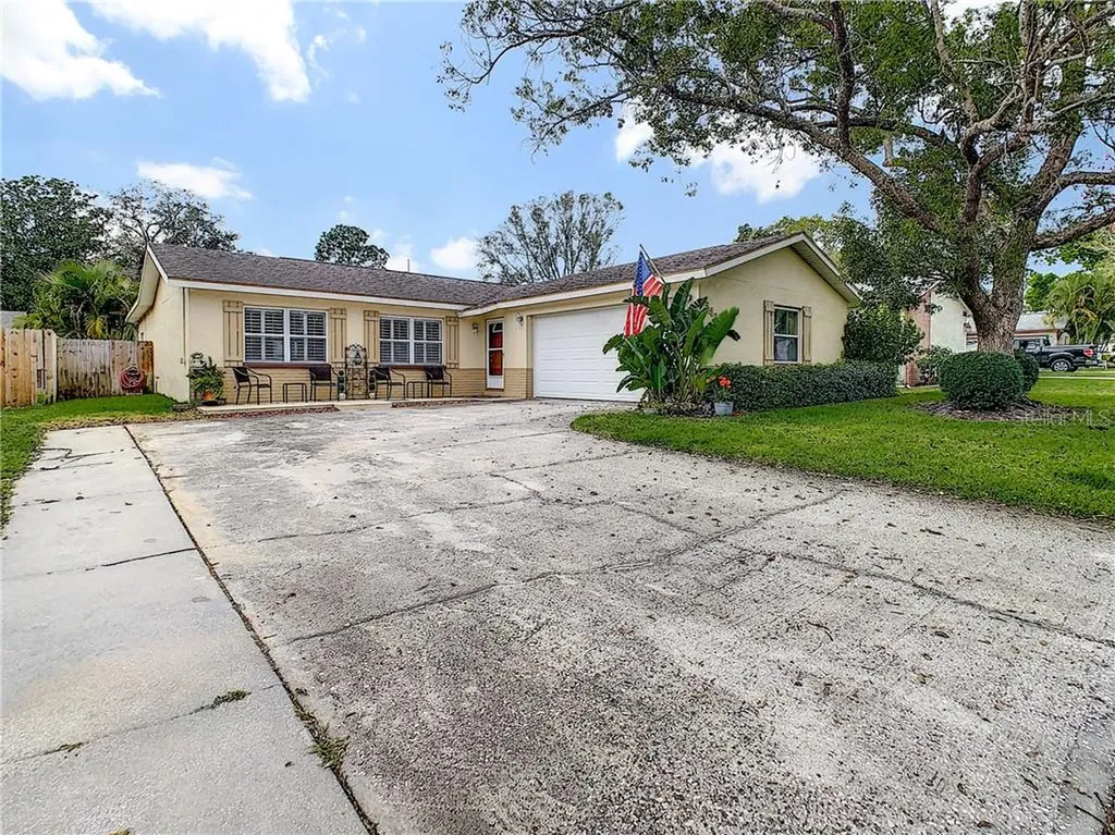 541 5th Street SE Largo FL 33771