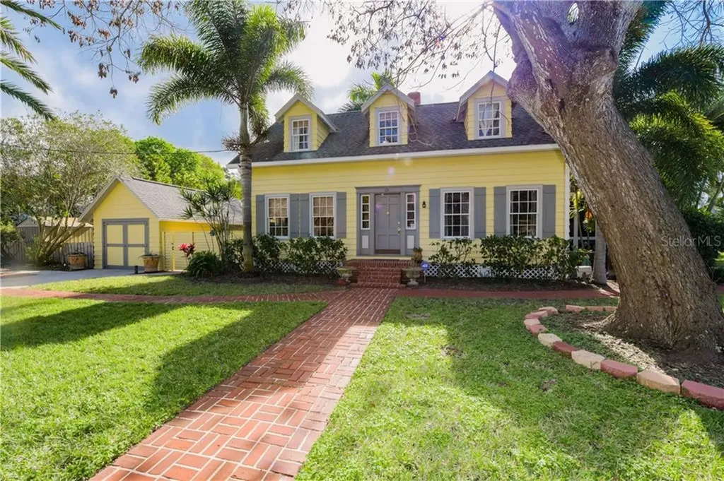 121 Colonia Lane W Nokomis FL 34275