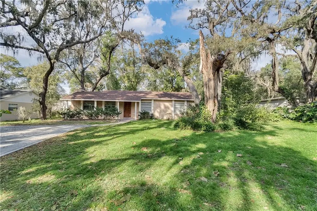 233 S Lake Cortez Drive Apopka FL 32703