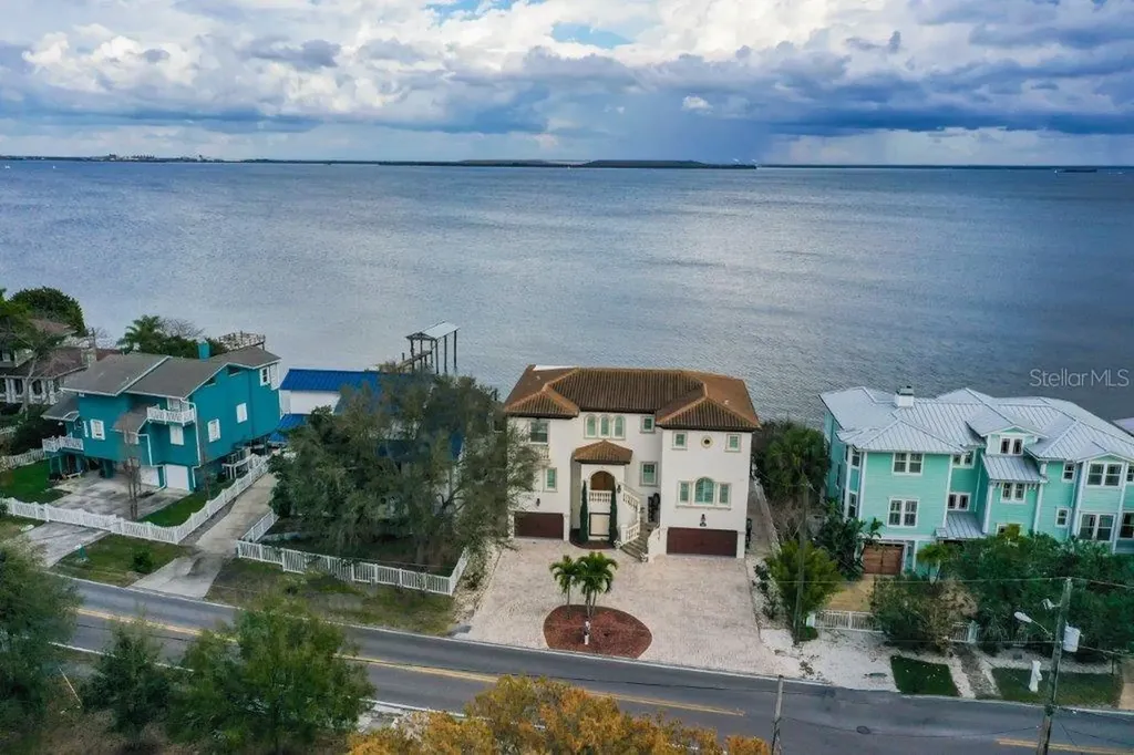 6514 Bayshore Boulevard Tampa FL 33611